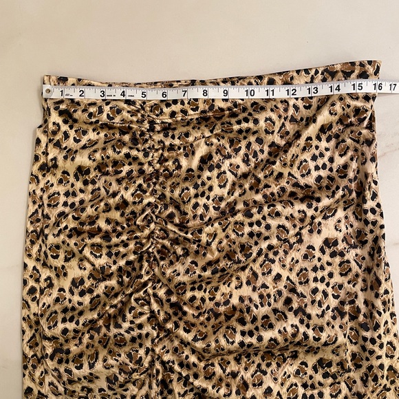 Free People Ava’s Animal Print Mini-Skirt : size 12 - Picture 8 of 10